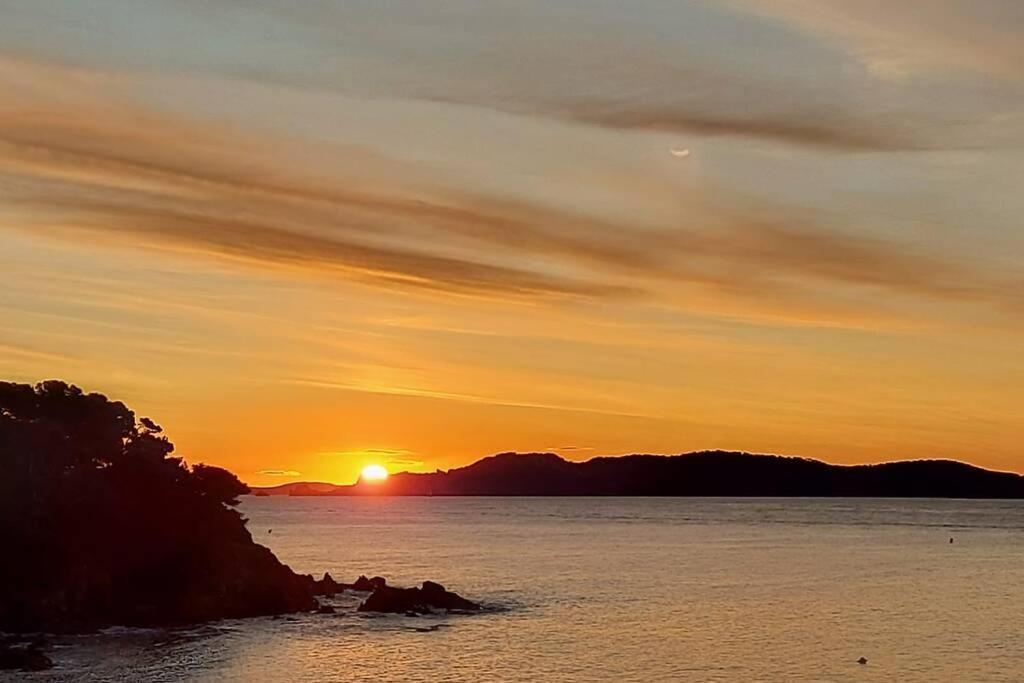 La Tour Fondue Vue Grand T2 Face A Porquerolles Drap Serviette Non Fournis Apartment