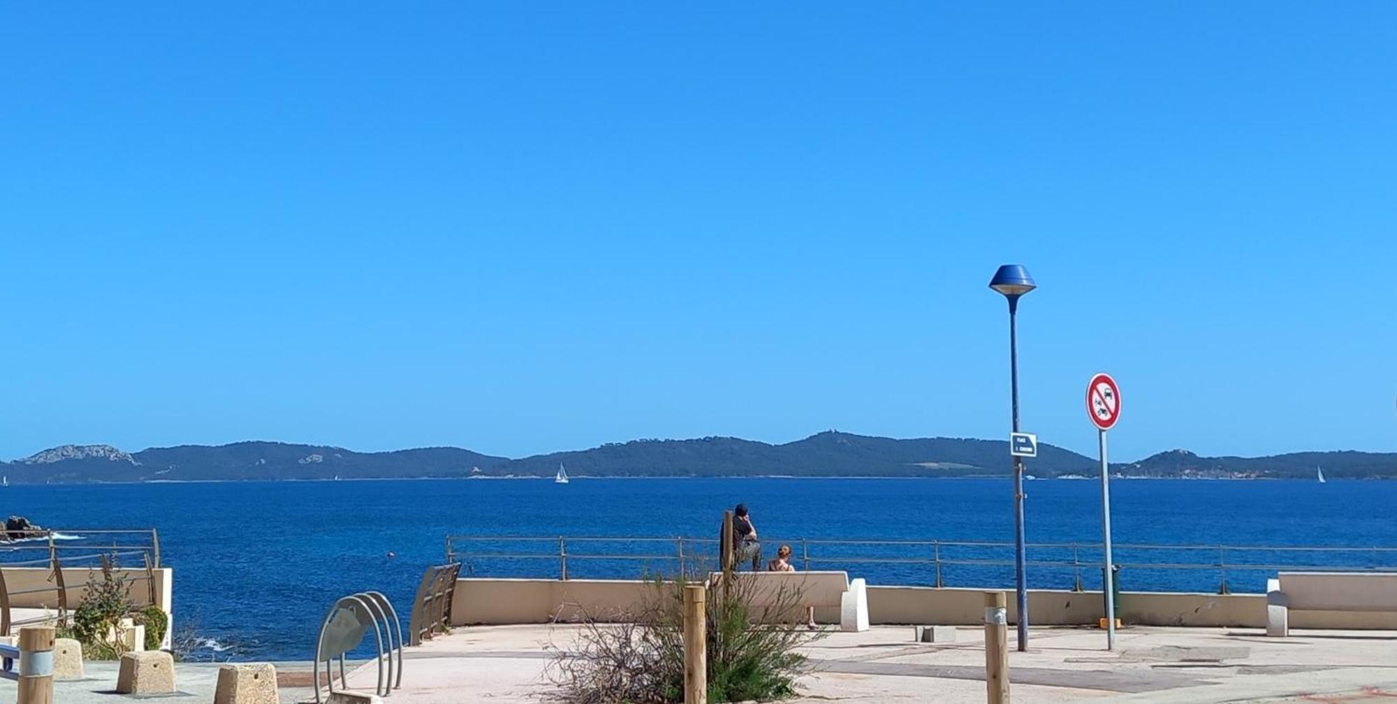 La Tour Fondue Vue Grand T2 Face A Porquerolles Drap Serviette Non Fournis Apartment Hyeres
